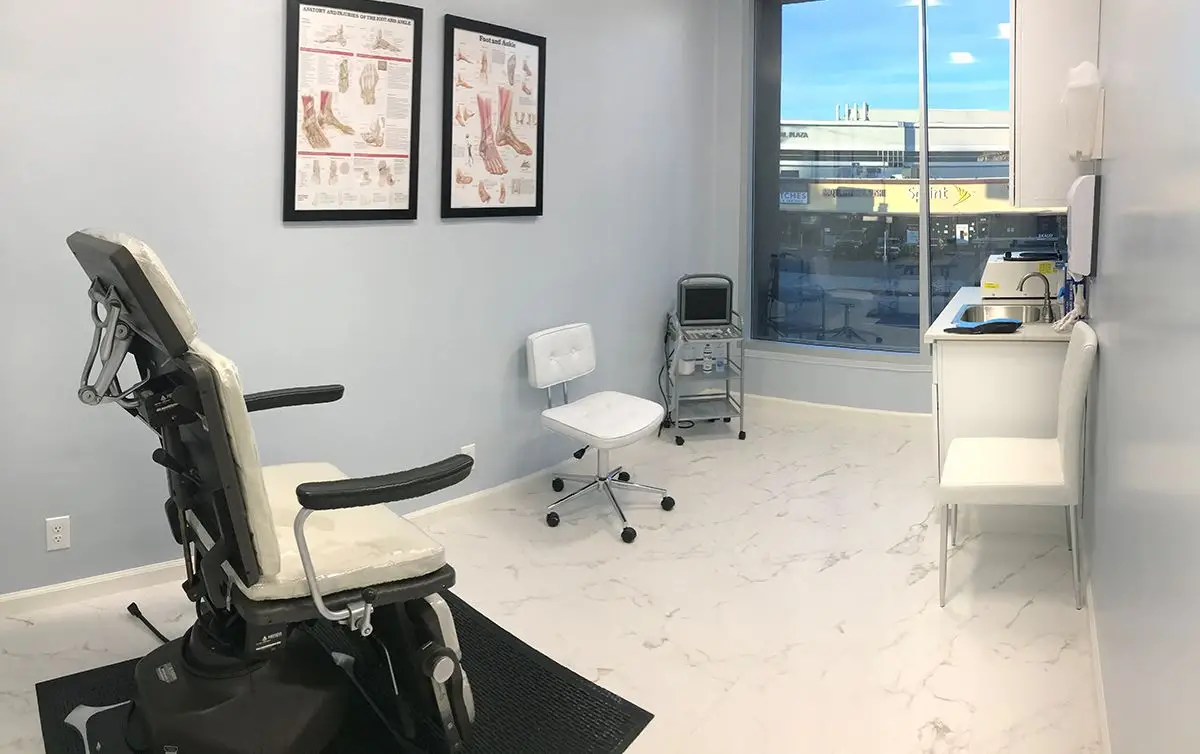 Foot and ankle specialist, Tarzana Location exam room 1 image