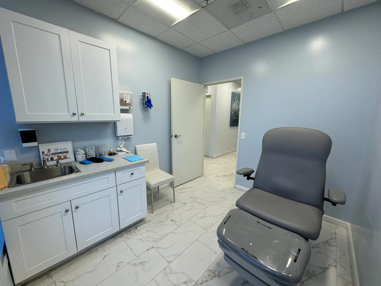 Foot and Ankle specialist ,Tarzana - Doctor’s office image